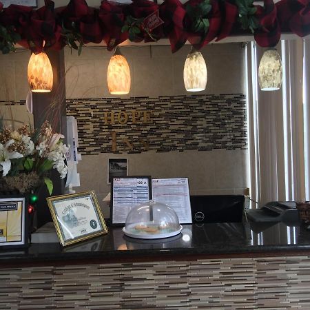 Hope Inn Lenox Екстериор снимка